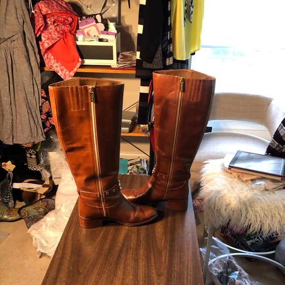 Michael Kors boots new except for one thin hairline scratch - Picture 7 of 9
